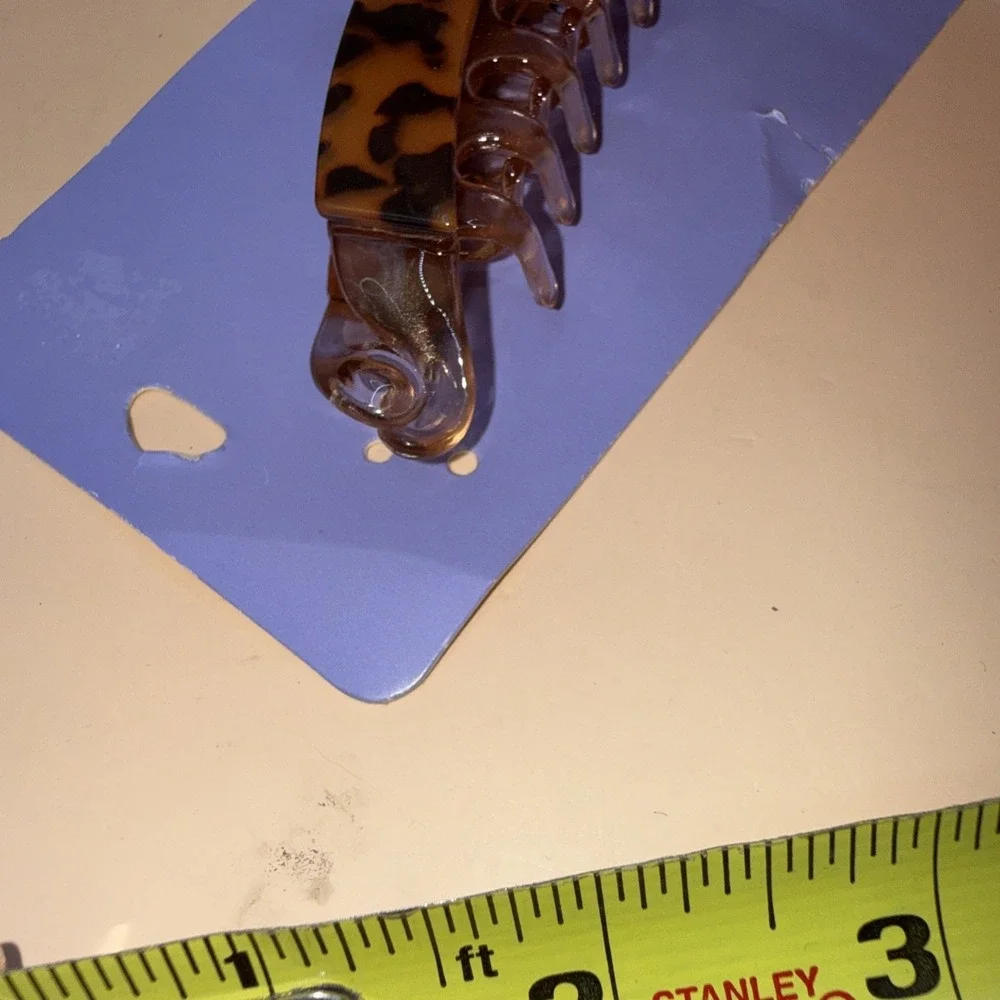 Claire's large Brown animal print hair clip claw Twist